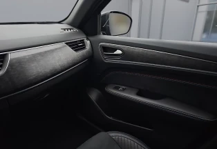 13_b9b9e8e3-cb9b-4c16-bd1f-e9c1e244b38e_final_image