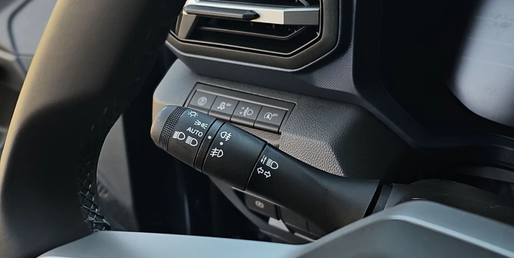 25_228d7bb8-699d-463f-99a2-70cd35bb2ca1_final_image