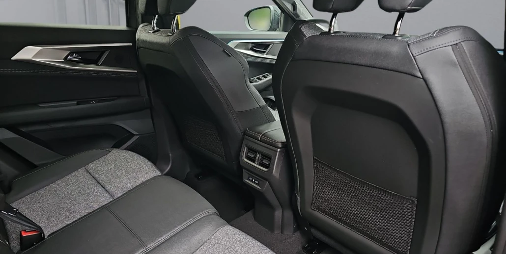 33_cf4aad71-582a-40f0-b0a1-5063d8d23c26_final_image