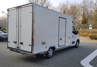 Dąbrowscy Renault Master kontener platforma 3